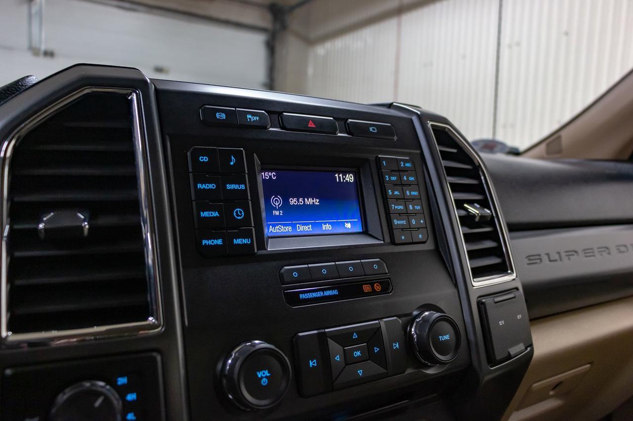 2017 Ford F-350 4x4 Crew Cab XLT Diesel BCam Red Deer AB