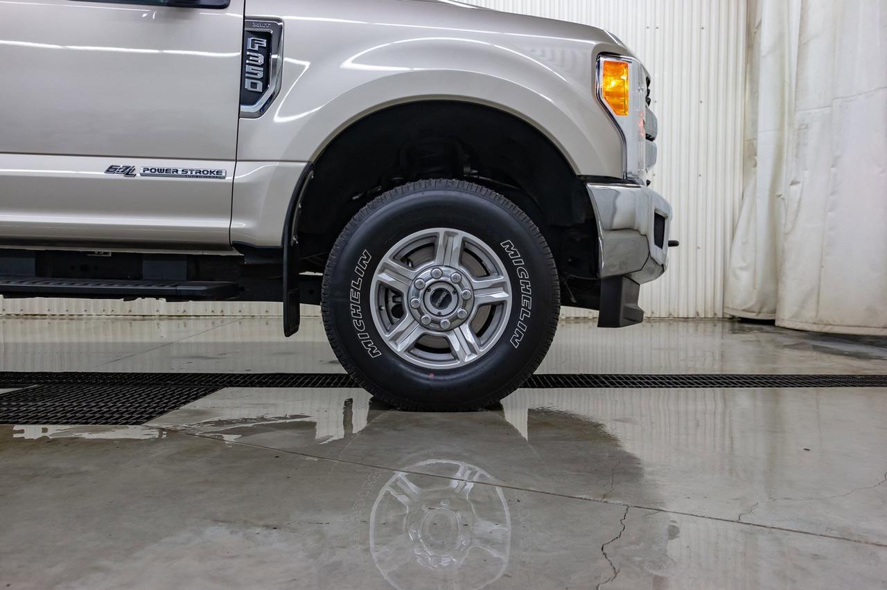 2017 Ford F-350 4x4 Crew Cab XLT Diesel BCam Red Deer AB