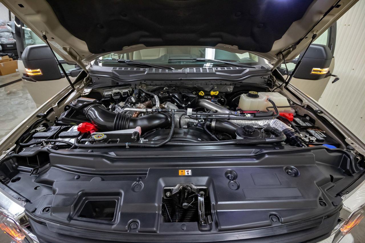 2017 Ford F-350 4x4 Crew Cab XLT Diesel BCam Red Deer AB