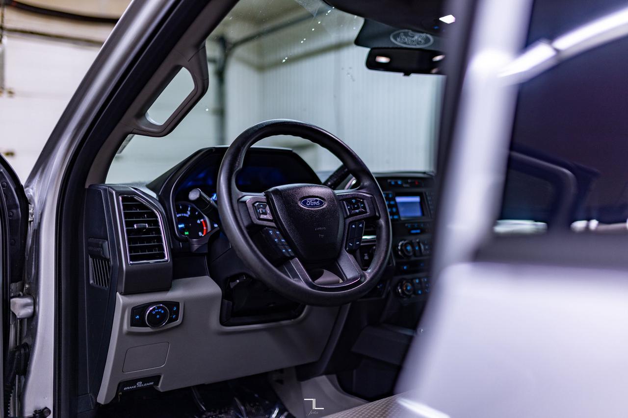 2017 Ford F-350 4x4 Crew Cab XLT Diesel BCam Red Deer AB