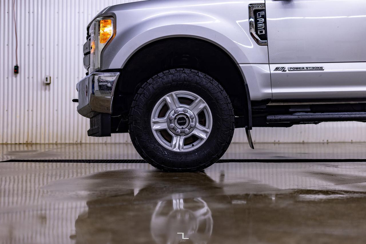 2017 Ford F-350 4x4 Crew Cab XLT Diesel BCam Red Deer AB