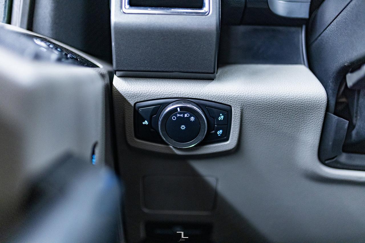 2017 Ford F-350 4x4 Crew Cab XLT Diesel BCam Red Deer AB