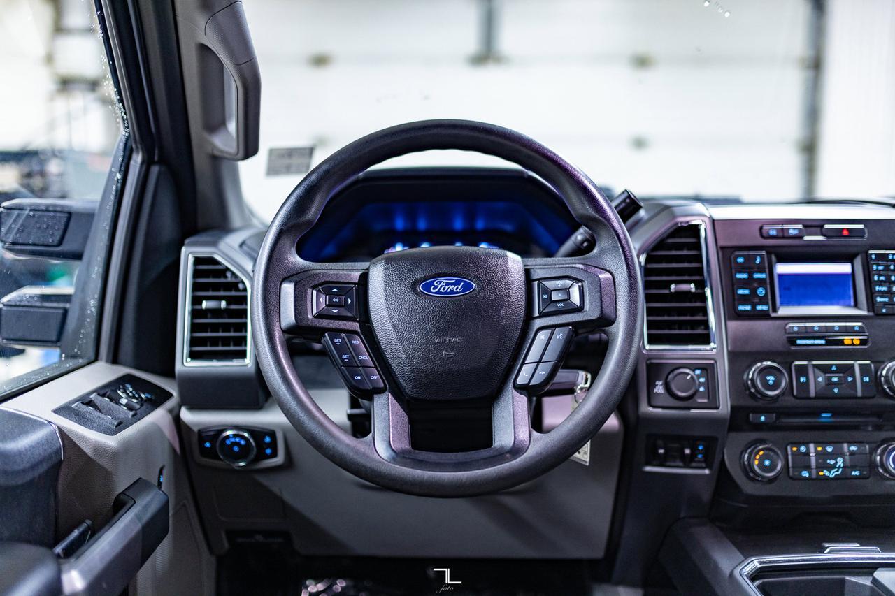 2017 Ford F-350 4x4 Crew Cab XLT Diesel BCam Red Deer AB