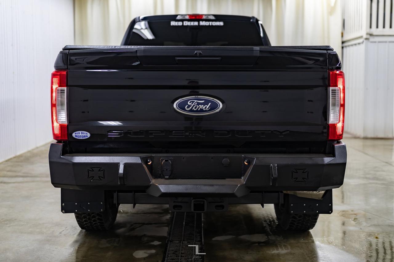 2017 Ford F-350 4x4 Crew Cab XLT Diesel Nav BCam Red Deer AB