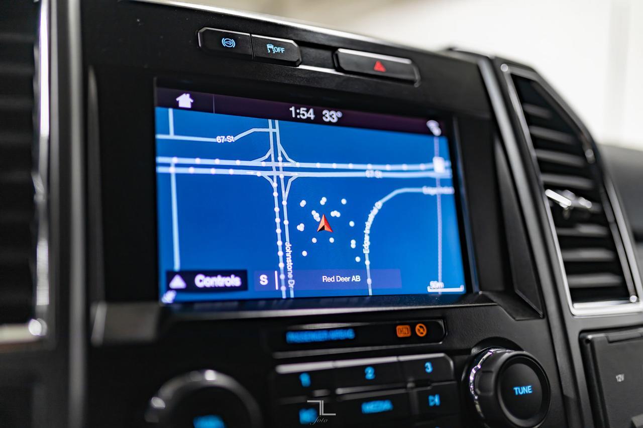 2017 Ford F-350 4x4 Crew Cab XLT Diesel Nav BCam Red Deer AB