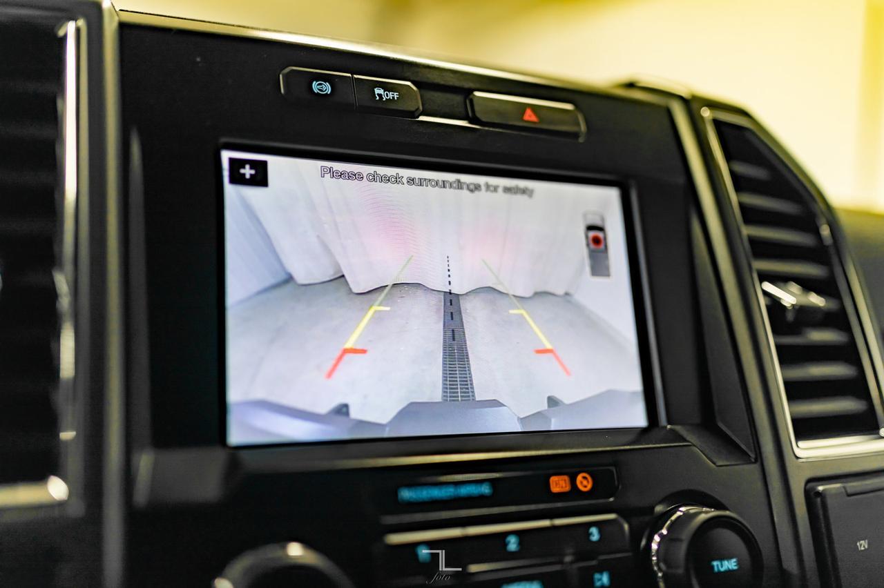 2017 Ford F-350 4x4 Crew Cab XLT Diesel Nav BCam Red Deer AB