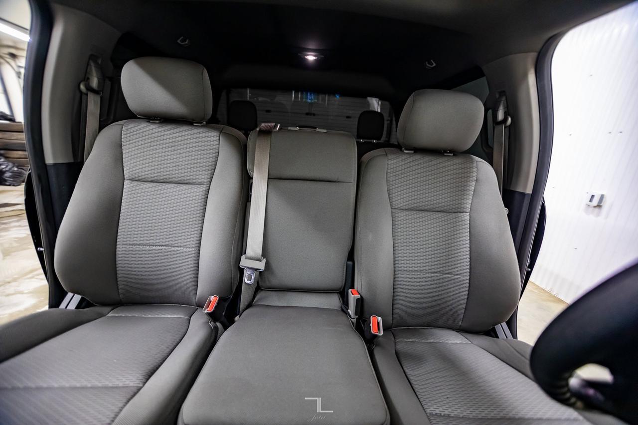 2017 Ford F-350 4x4 Crew Cab XLT Diesel Nav BCam Red Deer AB