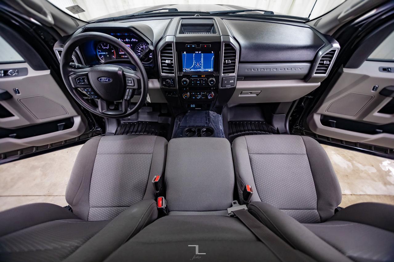 2017 Ford F-350 4x4 Crew Cab XLT Diesel Nav BCam Red Deer AB