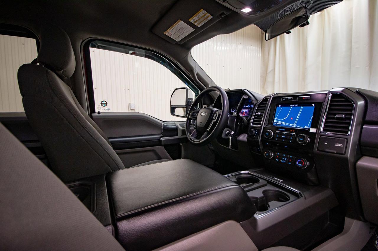 2017 Ford F-350 4x4 Crew Cab XLT Diesel Nav Red Deer AB