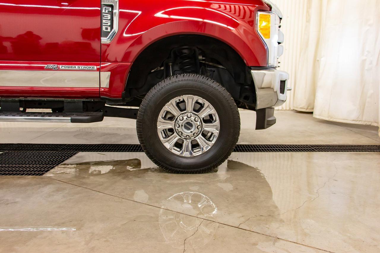 2017 Ford F-350 4x4 Crew Cab XLT Diesel Nav Red Deer AB