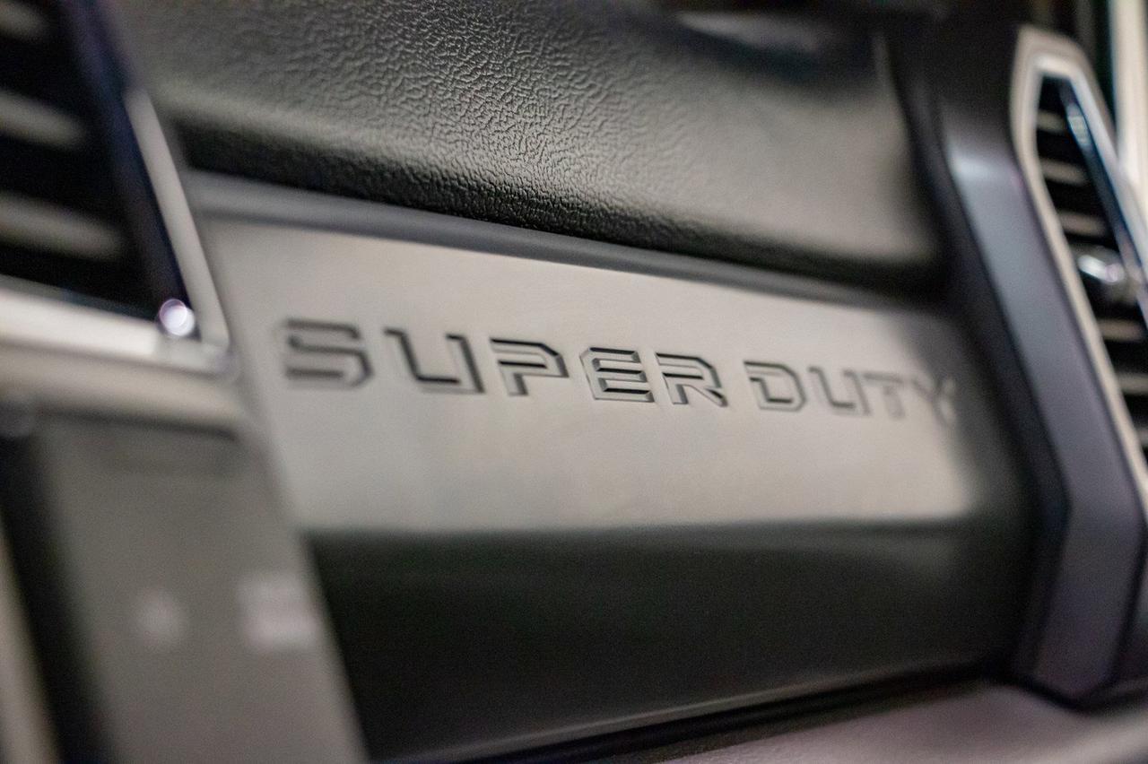 2017 Ford F-350 4x4 Crew Cab XLT Diesel Nav Red Deer AB