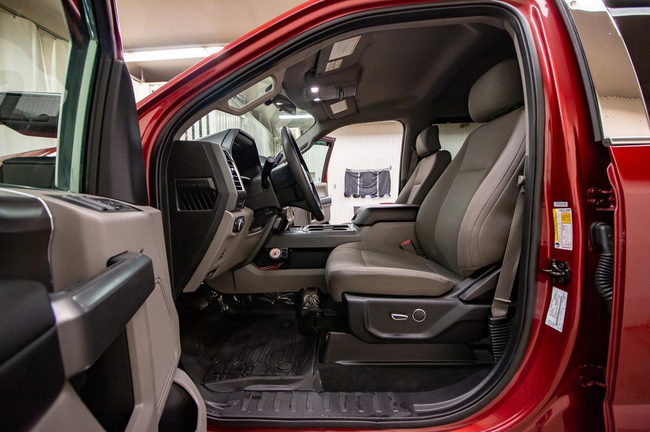 2017 Ford F-350 4x4 Crew Cab XLT Diesel Nav Red Deer AB