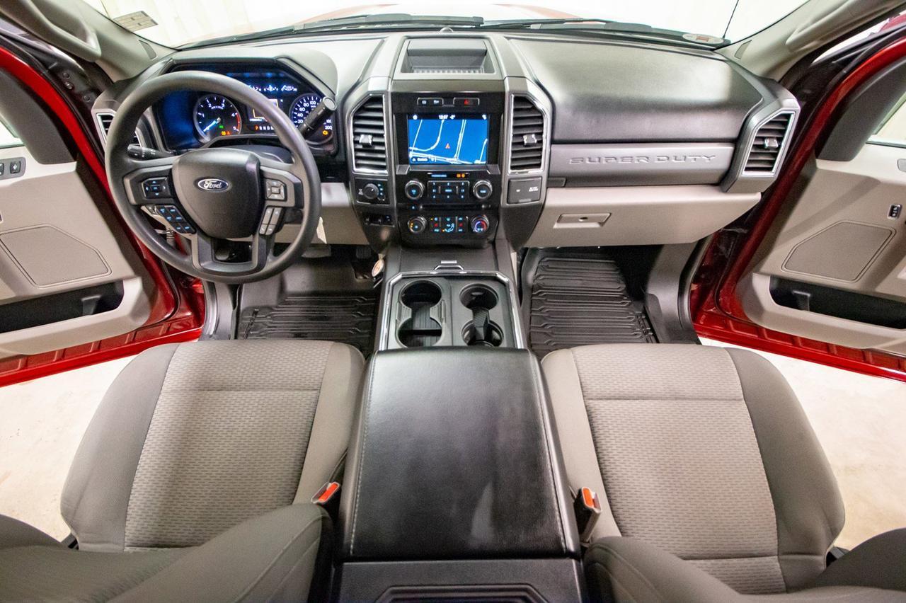 2017 Ford F-350 4x4 Crew Cab XLT Diesel Nav Red Deer AB