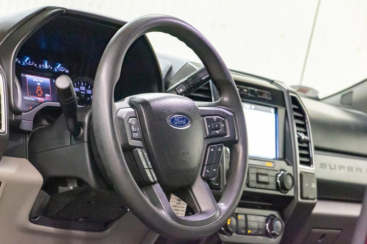 2017 Ford F-350 4x4 Crew Cab XLT Diesel Nav Red Deer AB