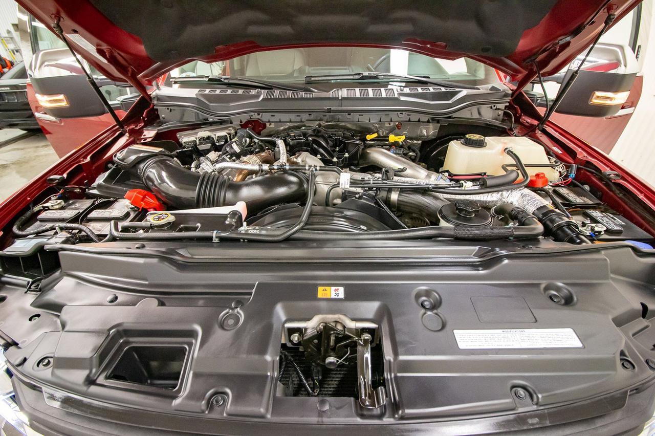 2017 Ford F-350 4x4 Crew Cab XLT Diesel Nav Red Deer AB