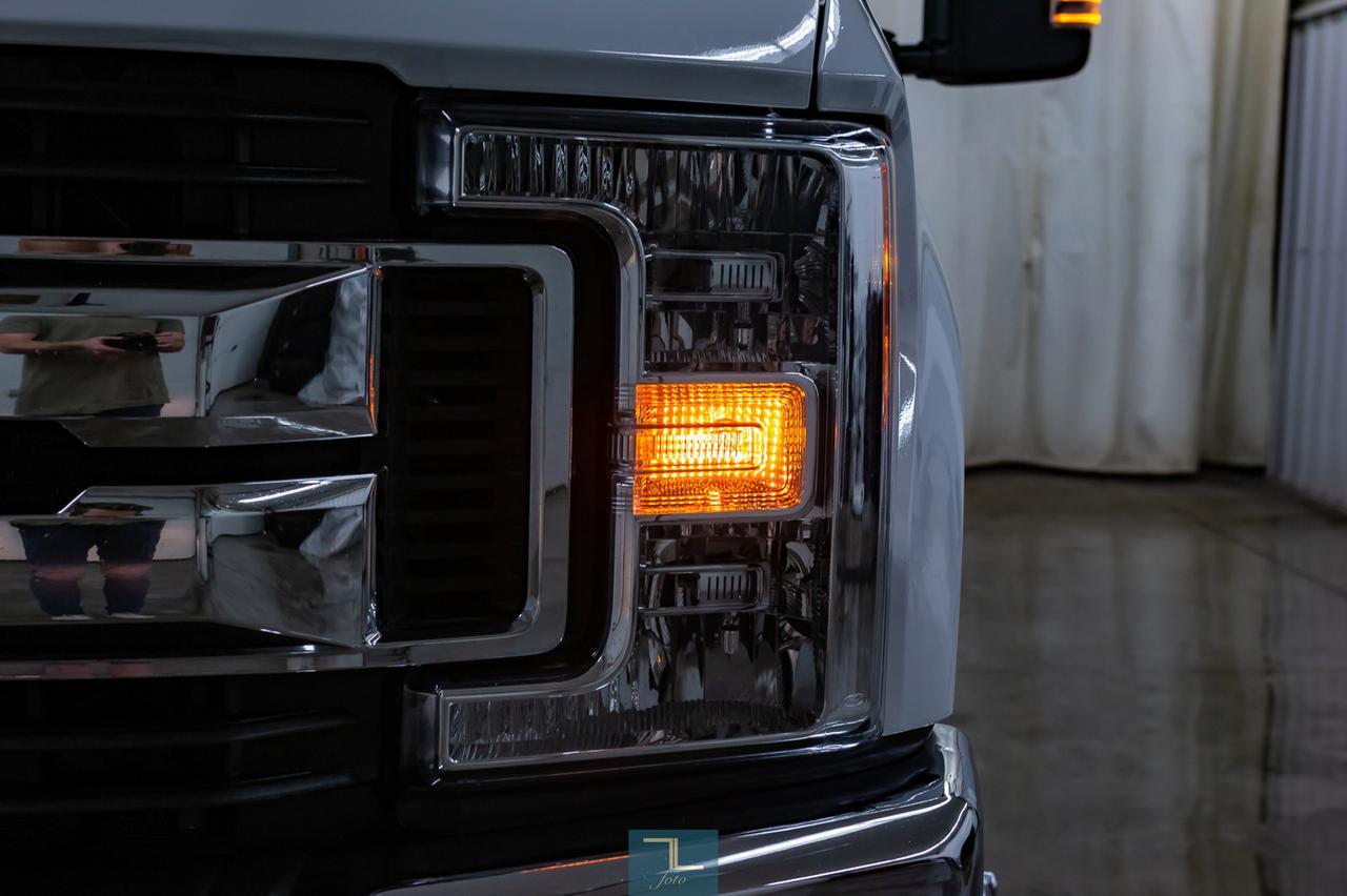 2017 Ford F-350 4x4 Crew Cab XLT Dually Diesel Nav BCam Red Deer AB