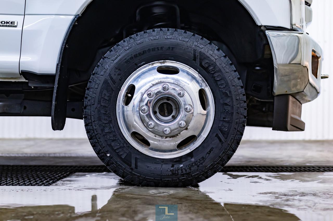 2017 Ford F-350 4x4 Crew Cab XLT Dually Diesel Nav BCam Red Deer AB