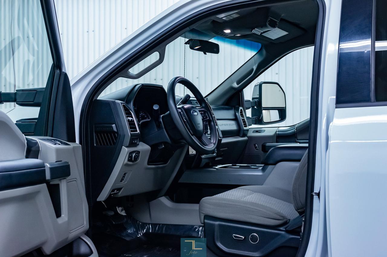 2017 Ford F-350 4x4 Crew Cab XLT Dually Diesel Nav BCam Red Deer AB