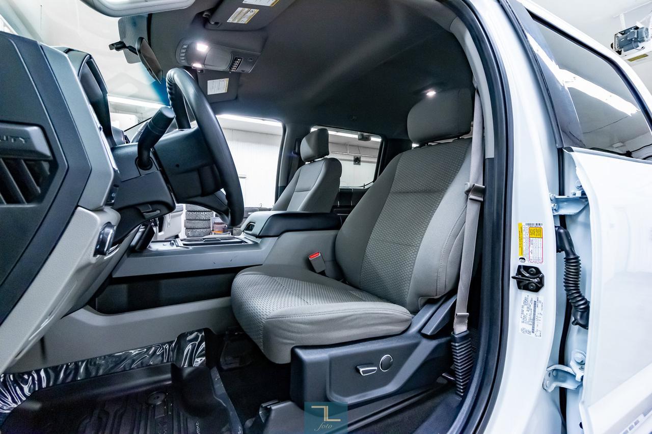 2017 Ford F-350 4x4 Crew Cab XLT Dually Diesel Nav BCam Red Deer AB