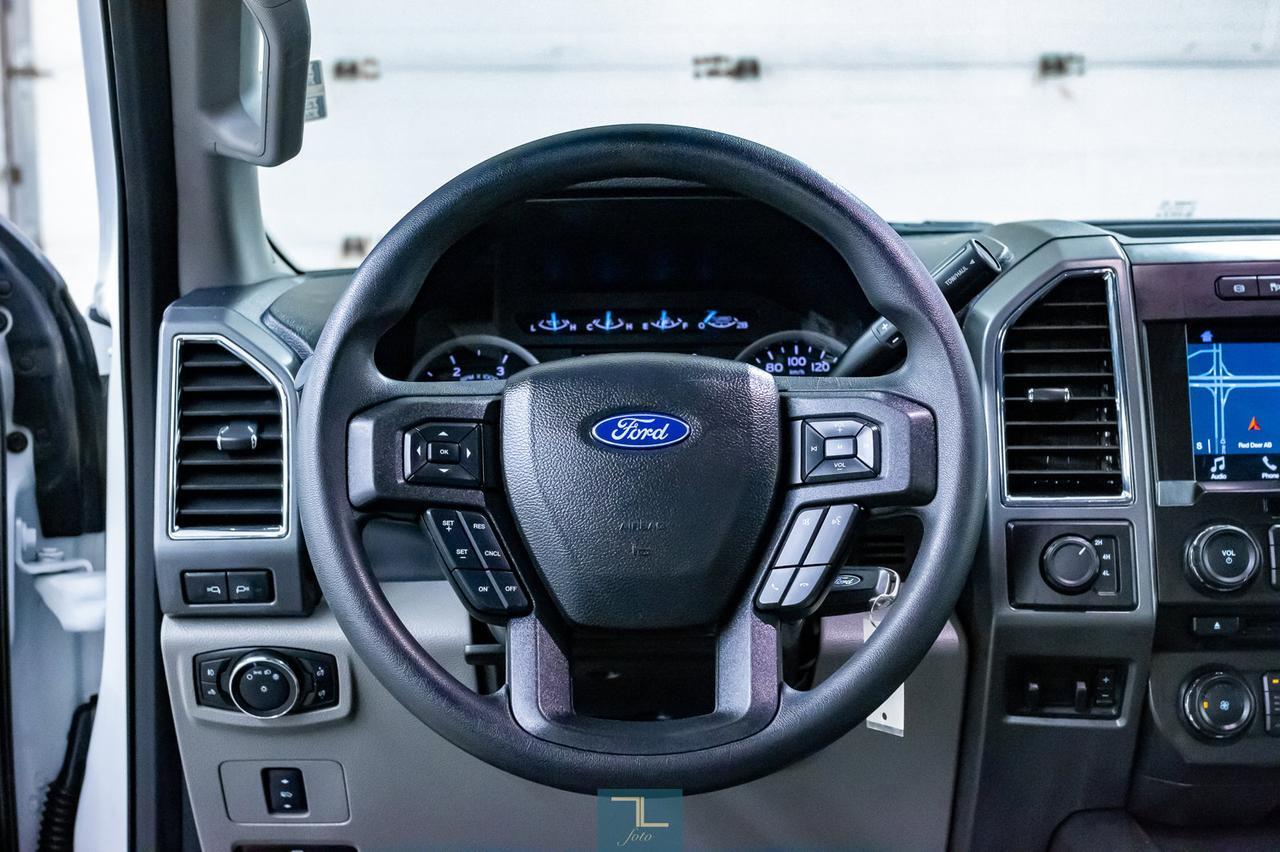 2017 Ford F-350 4x4 Crew Cab XLT Dually Diesel Nav BCam Red Deer AB