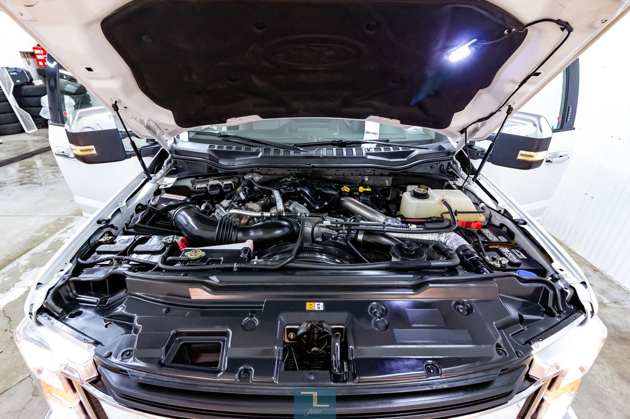 2017 Ford F-350 4x4 Crew Cab XLT Dually Diesel Nav BCam Red Deer AB