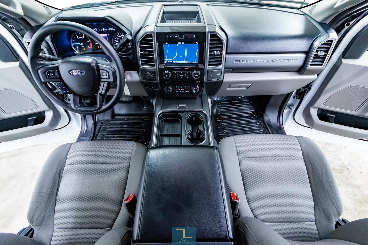 2017 Ford F-350 4x4 Crew Cab XLT Dually Diesel Nav BCam Red Deer AB