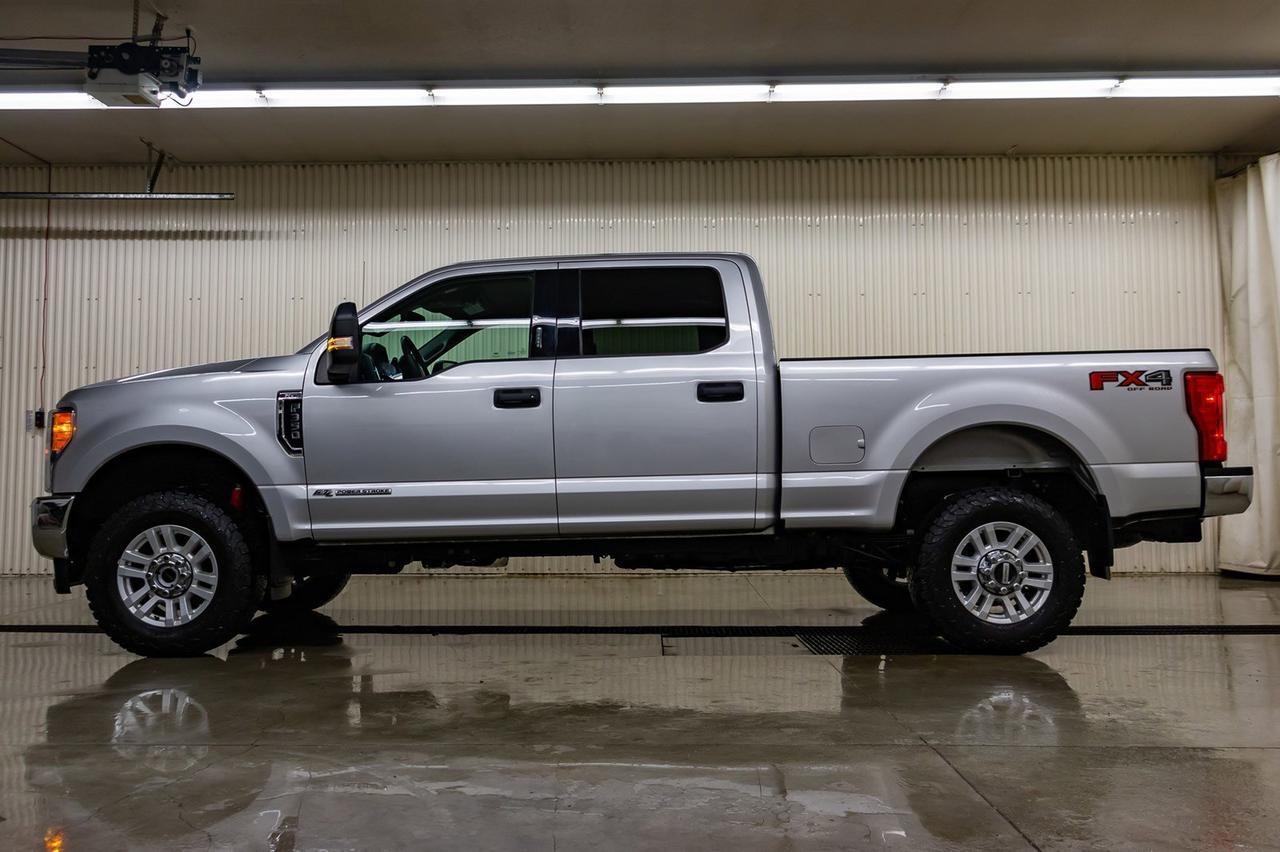 2017 Ford F-350 4x4 Crew Cab XLT FX4 Diesel Nav Red Deer AB