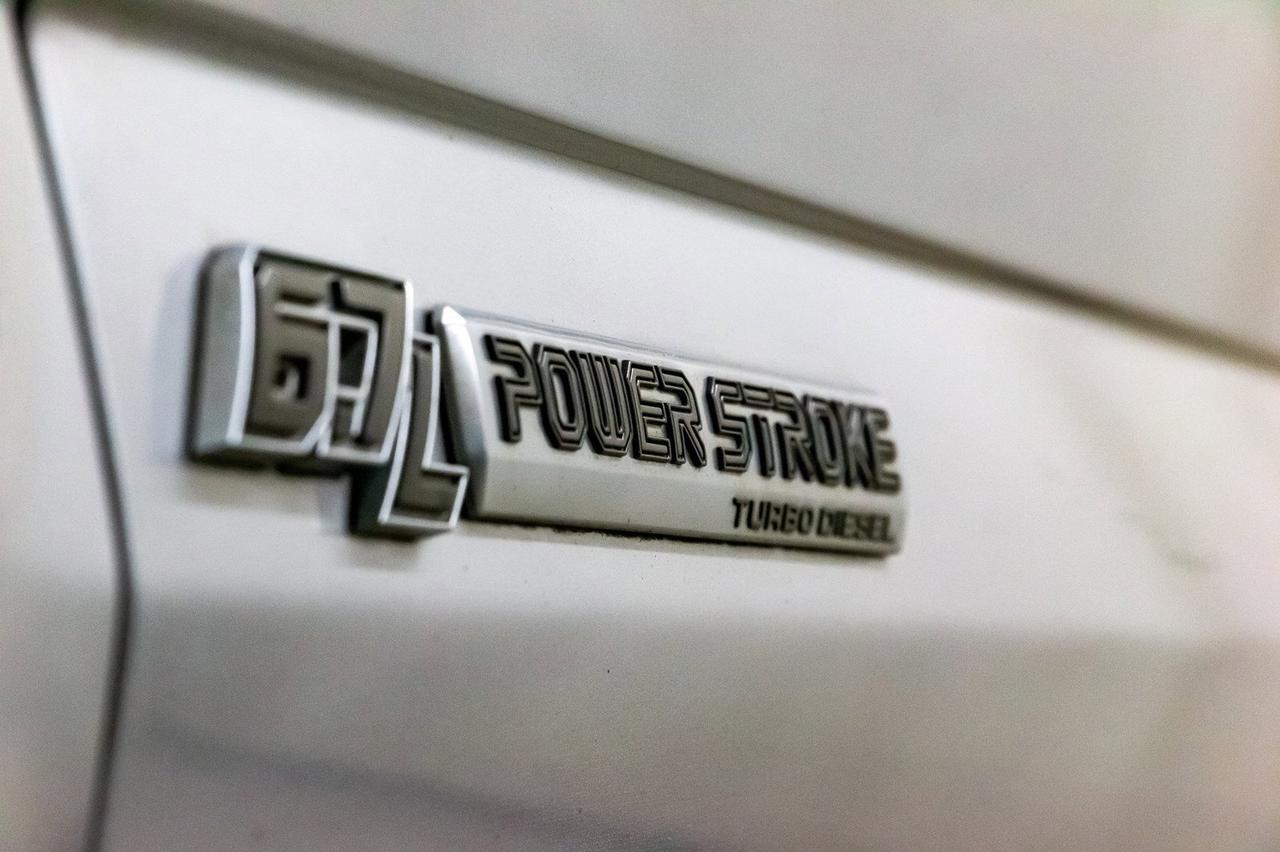 2017 Ford F-350 4x4 Crew Cab XLT FX4 Diesel Nav Red Deer AB