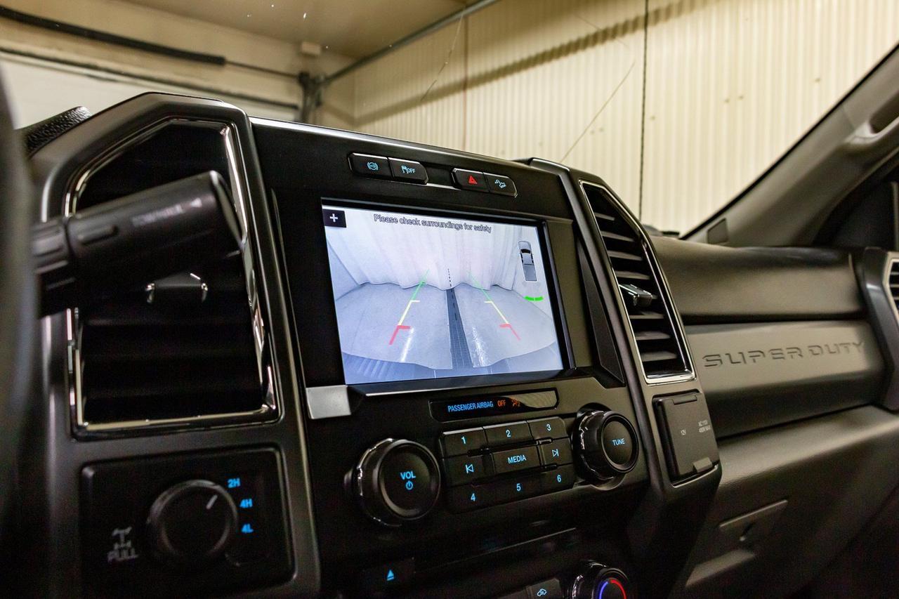 2017 Ford F-350 4x4 Crew Cab XLT FX4 Diesel Nav Red Deer AB