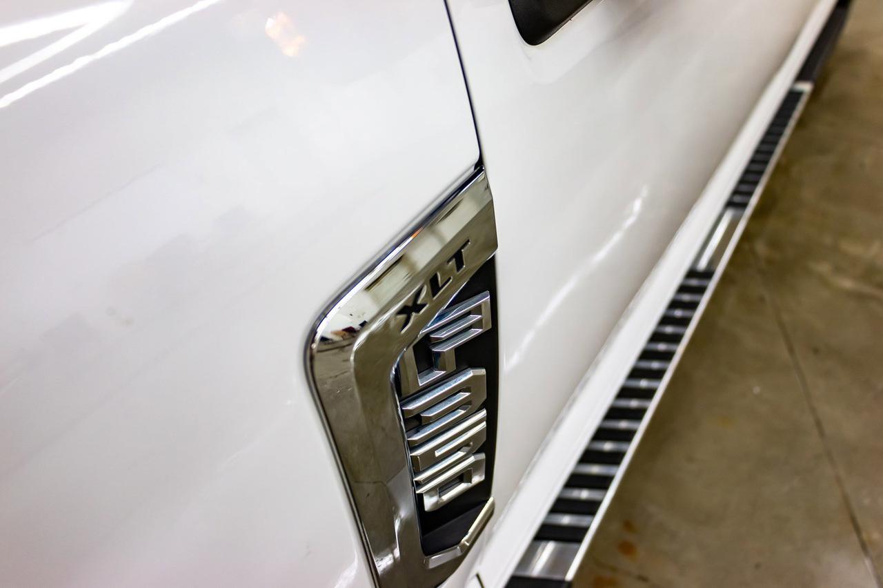 2017 Ford F-350 4x4 Crew Cab XLT FX4 LWB Bcam Red Deer AB