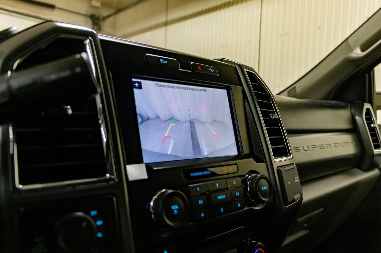 2017 Ford F-350 4x4 Crew Cab XLT FX4 LWB Bcam Red Deer AB