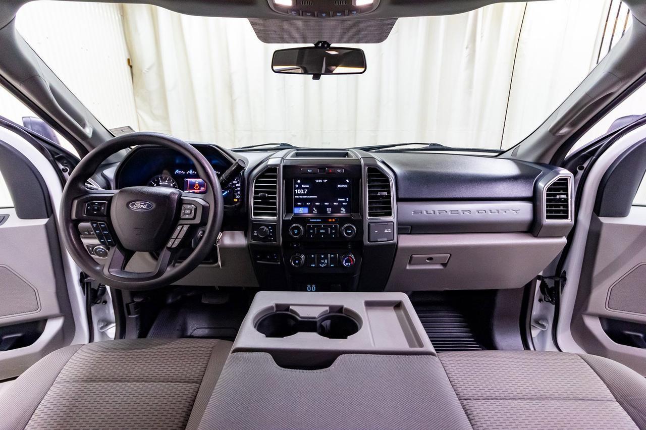 2017 Ford F-350 4x4 Crew Cab XLT FX4 LWB Bcam Red Deer AB