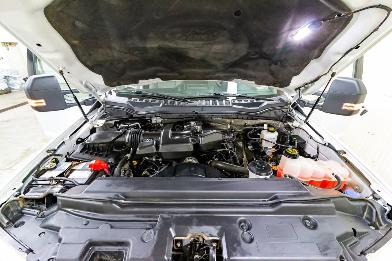 2017 Ford F-350 4x4 Crew Cab XLT FX4 LWB Bcam Red Deer AB