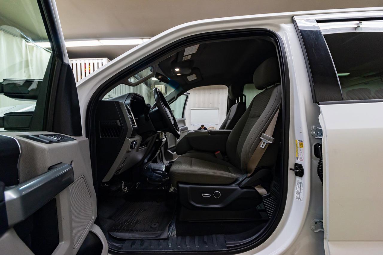 2017 Ford F-350 4x4 Crew Cab XLT FX4 LWB Red Deer AB