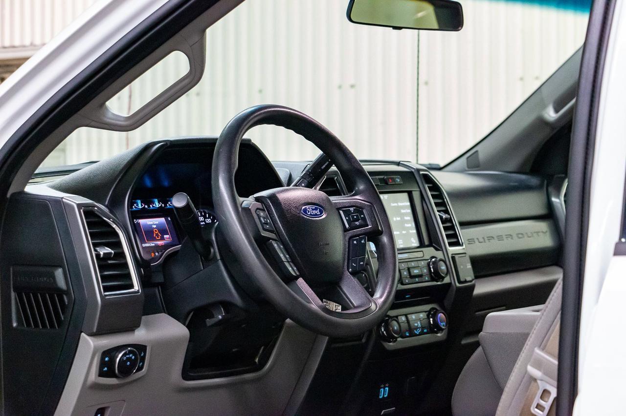 2017 Ford F-350 4x4 Crew Cab XLT FX4 LWB Red Deer AB