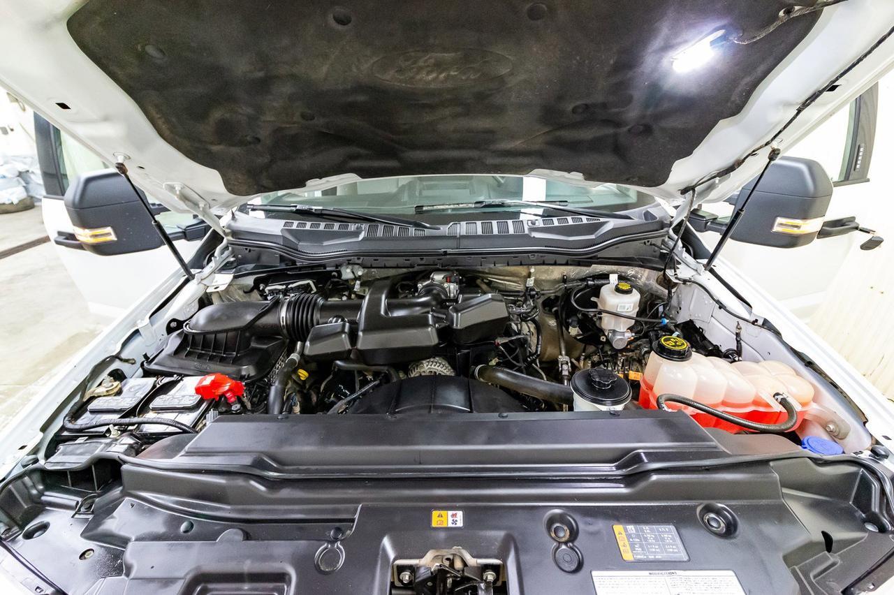 2017 Ford F-350 4x4 Crew Cab XLT FX4 LWB Red Deer AB