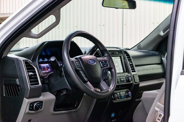 2017 Ford F-350 4x4 Crew Cab XLT FX4 LWB Red Deer AB