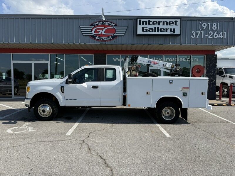 2017 Ford F-350 XL 4x4 SuperCab 168-In DRW's photo