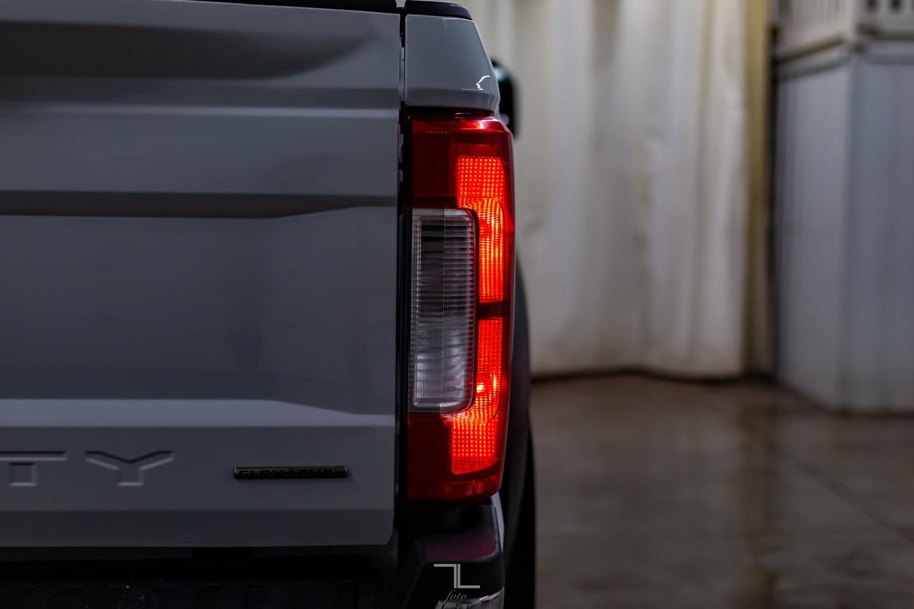 2017 Ford F-350 4x4 Regular Cab XL 6" Lift Red Deer AB