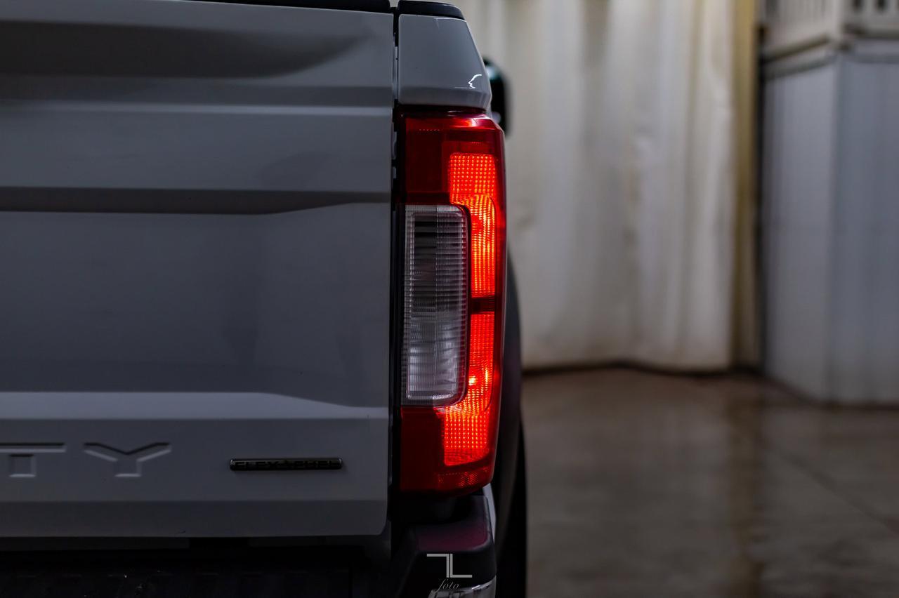 2017 Ford F-350 4x4 Regular Cab XL 6" Lift Red Deer AB