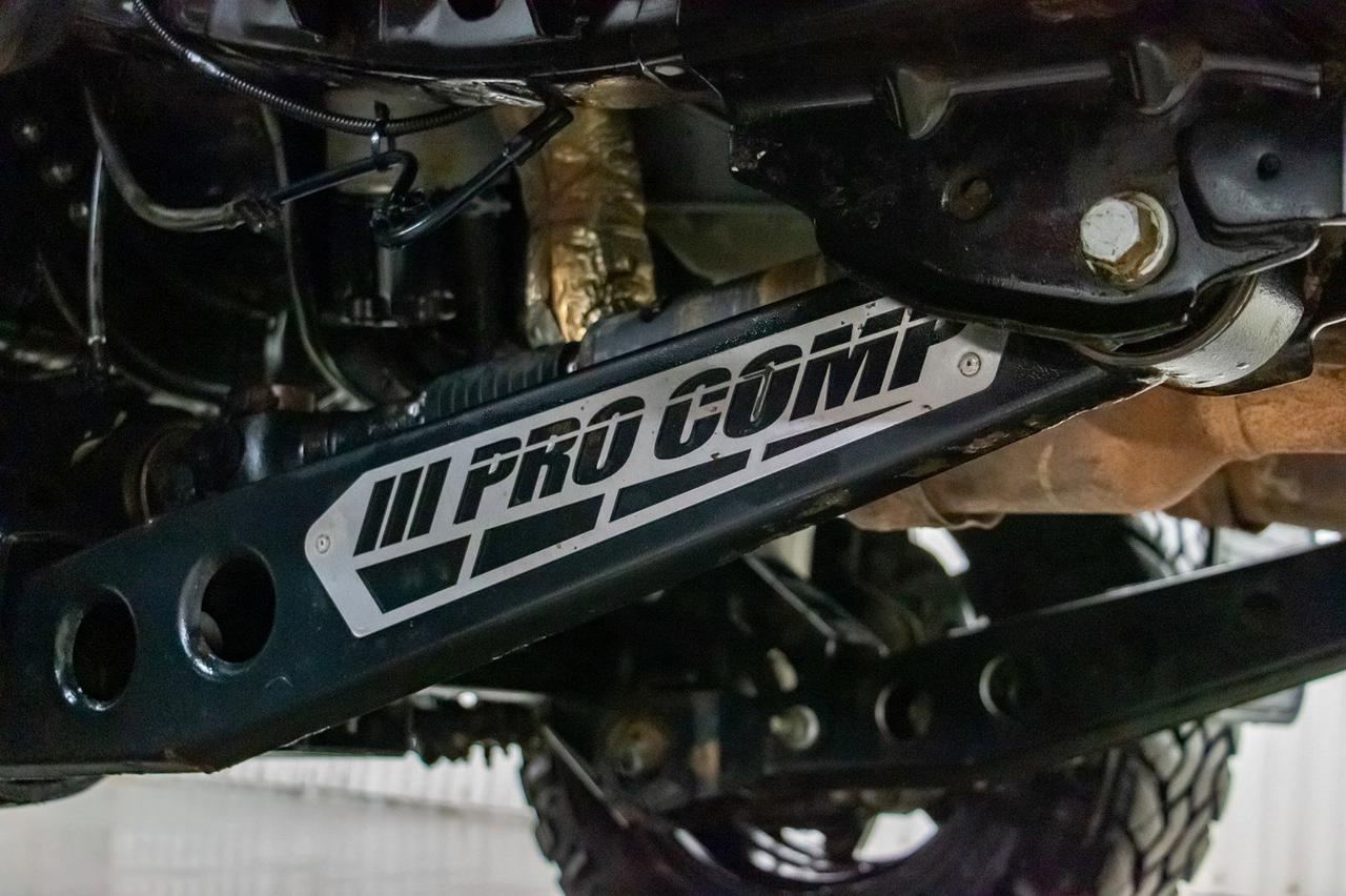 2017 Ford F-350 4x4 Regular Cab XL 6" Lift Red Deer AB