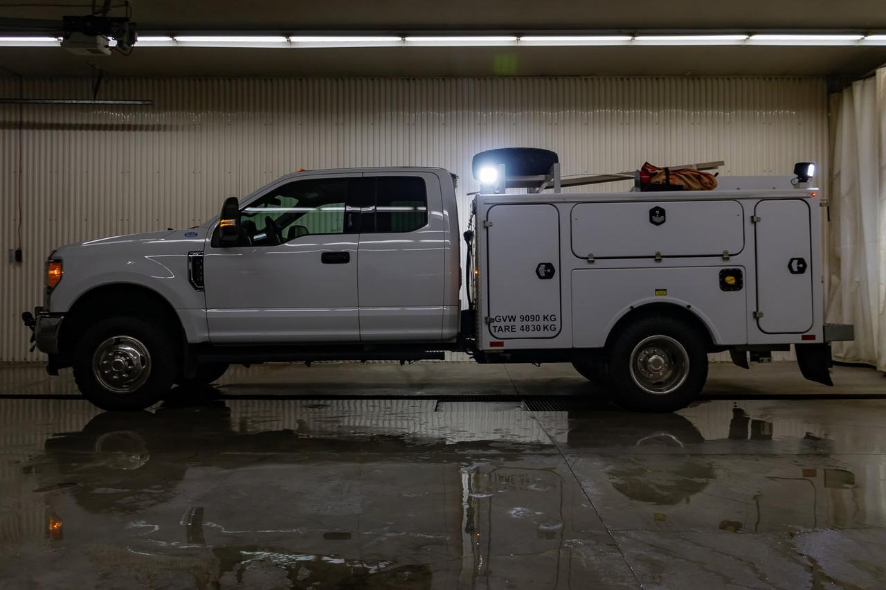 2017 Ford F-350 4x4 Super Cab XLT Service Box Red Deer AB