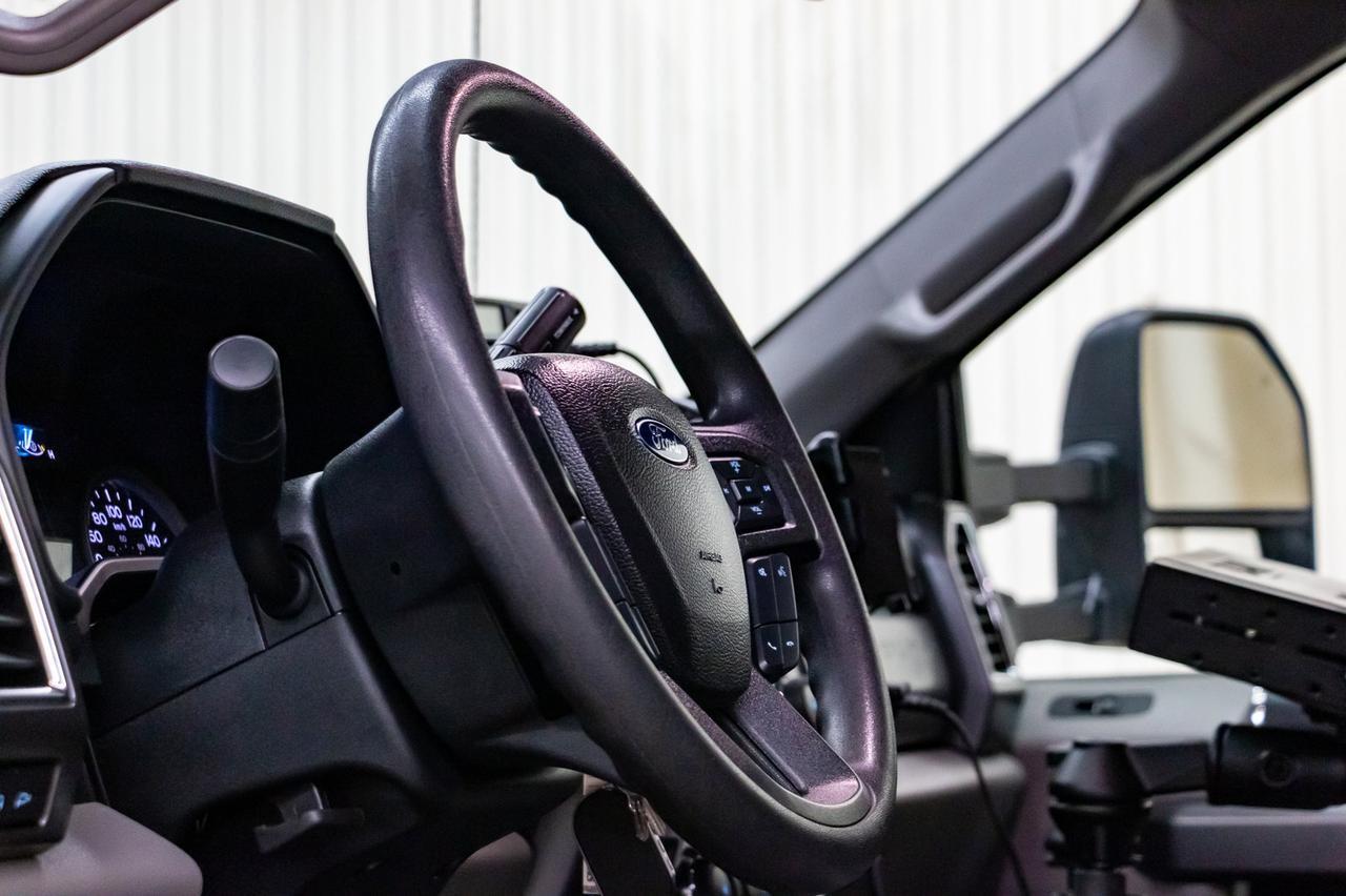 2017 Ford F-350 4x4 Super Cab XLT Service Box Red Deer AB