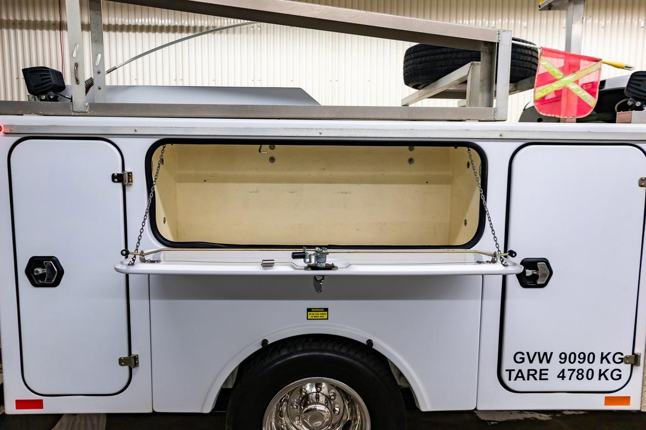 2017 Ford F-350 4x4 Super Cab XLT Service Box Red Deer AB