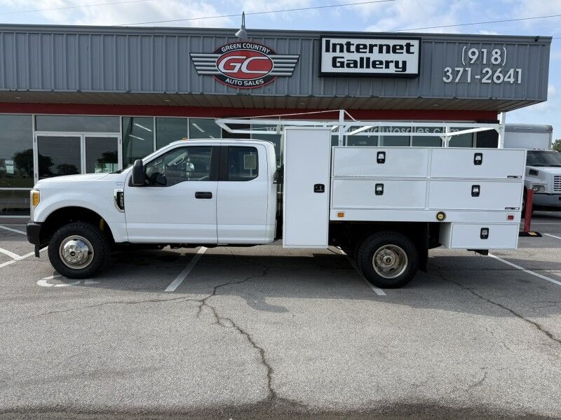 2017 Ford F-350 DRW 4x4 Utility Flatbed