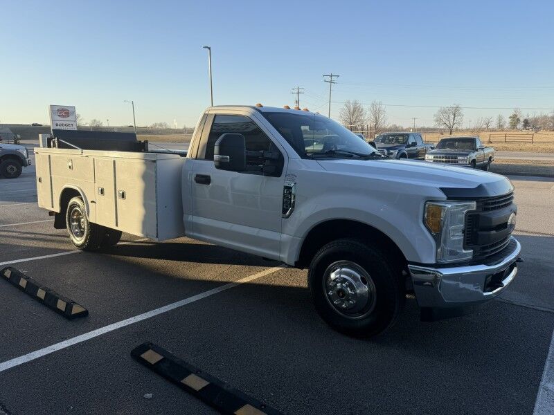 2017 Ford F-350 DRW Utility w/ Lift Gate XL Collinsville OK