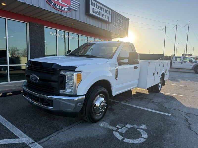 2017 Ford F-350 DRW Utility w/ Lift Gate XL Collinsville OK