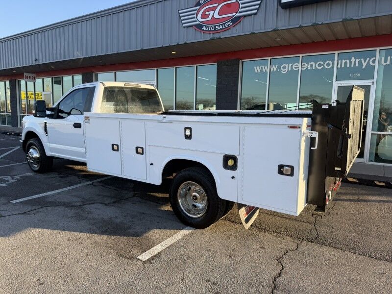 2017 Ford F-350 DRW Utility w/ Lift Gate XL Collinsville OK
