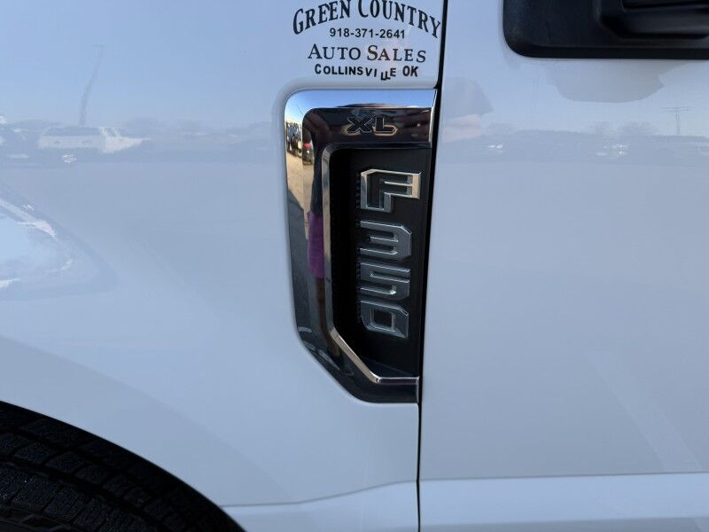 2017 Ford F-350 DRW Utility w/ Lift Gate XL Collinsville OK