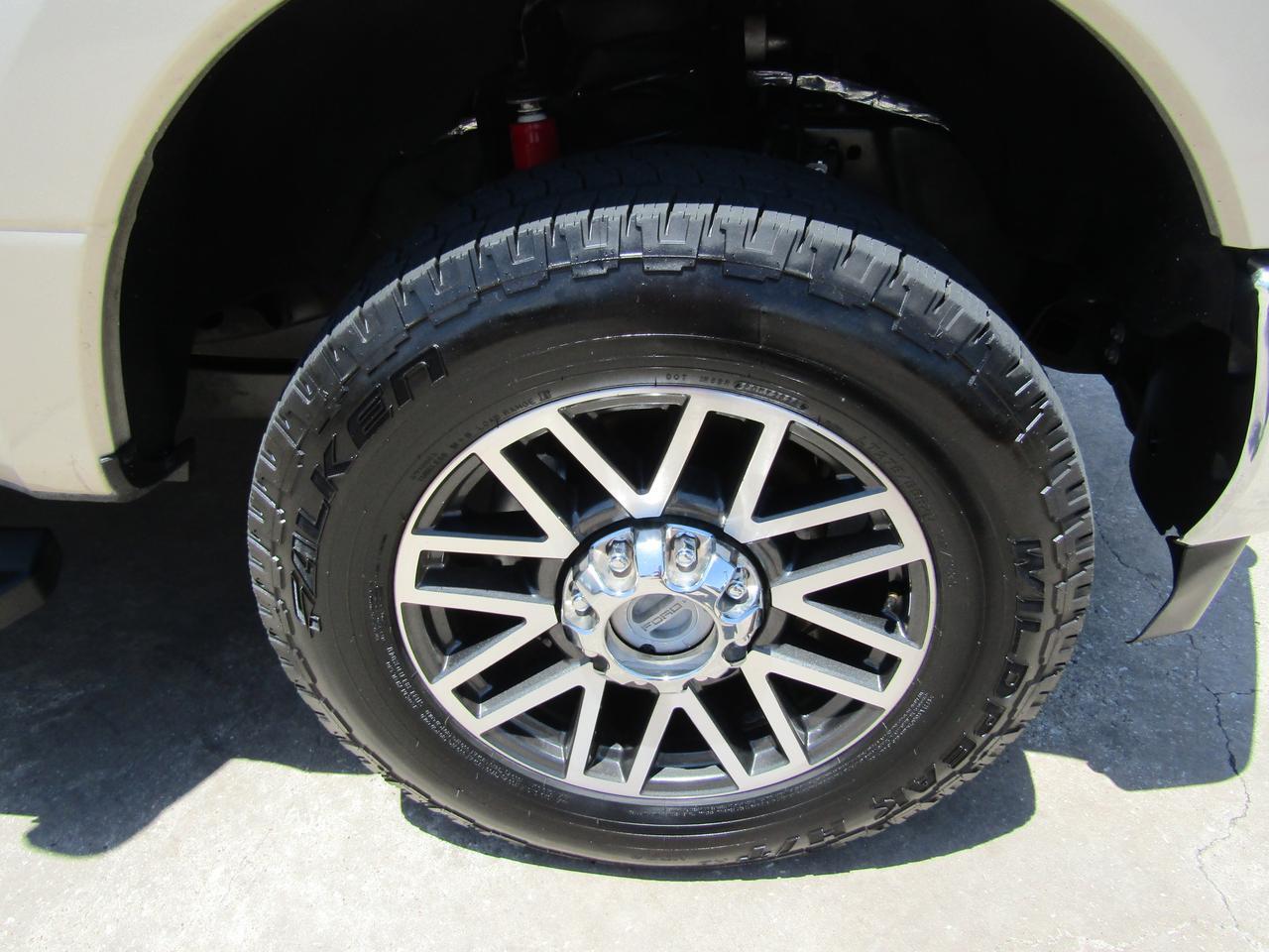 2017 Ford F-350 Platinum 4WD Crew Cab 8' Box Grand Prairie TX